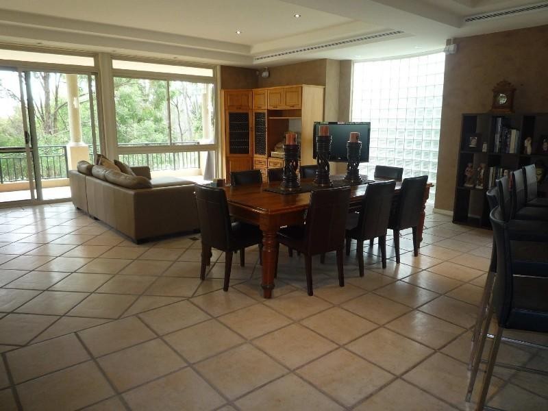 24 Jarvis Place, Arundel QLD 4214