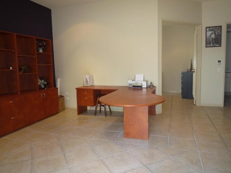 24 Jarvis Place, Arundel QLD 4214