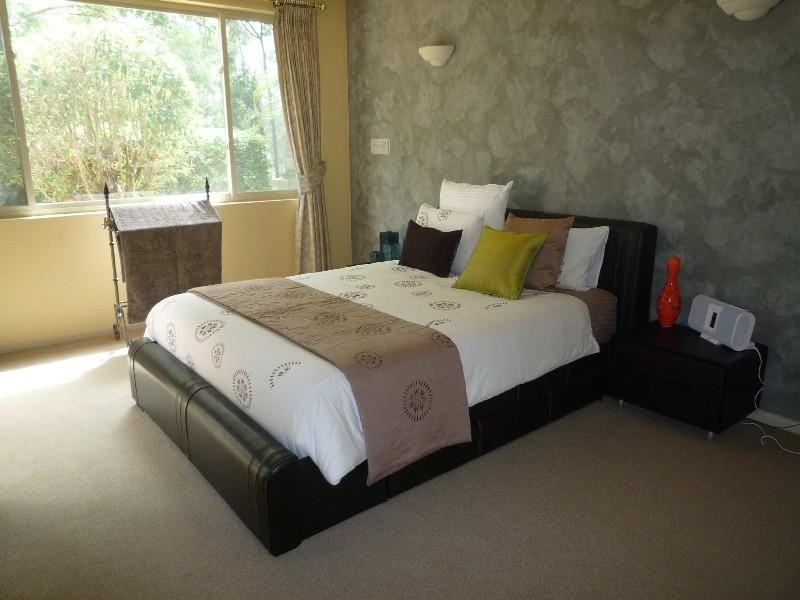 24 Jarvis Place, Arundel QLD 4214