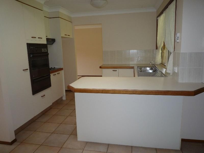 37 Allied Drive, Arundel QLD 4214