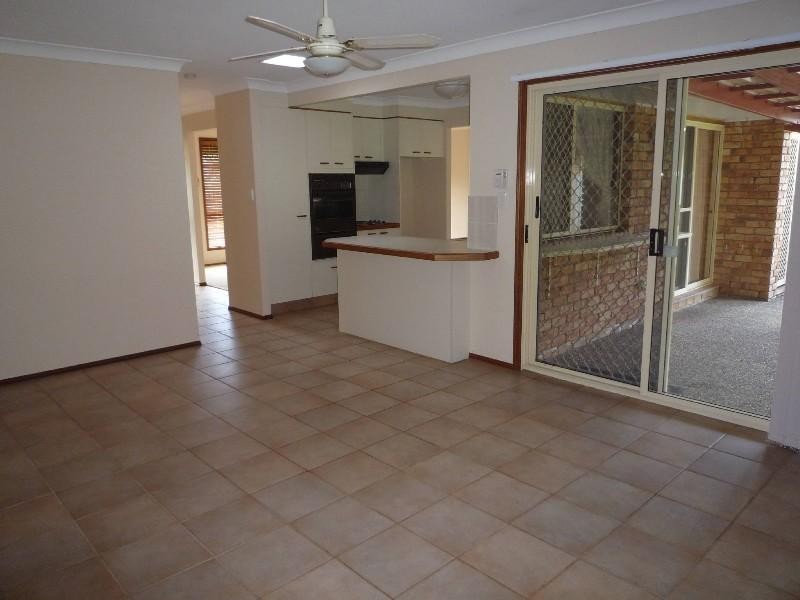 37 Allied Drive, Arundel QLD 4214