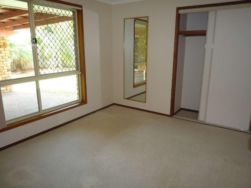 37 Allied Drive, Arundel QLD 4214