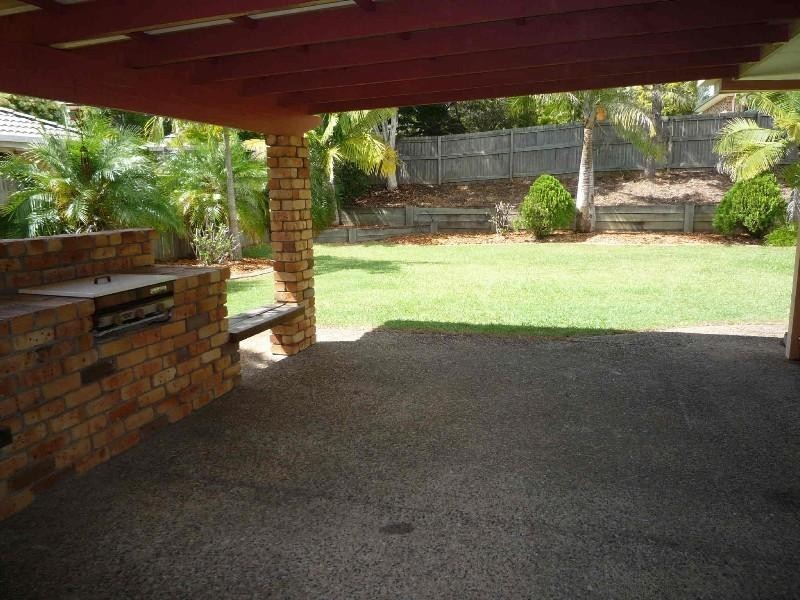 37 Allied Drive, Arundel QLD 4214