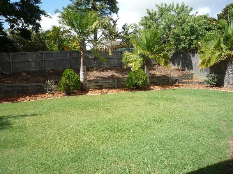 37 Allied Drive, Arundel QLD 4214