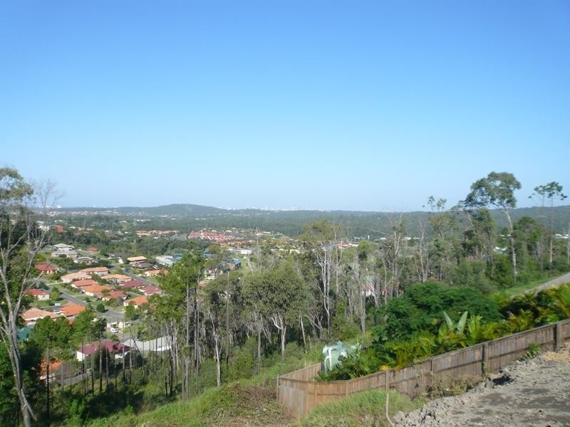 33 Salvado Drive, Pacific Pines QLD 4211