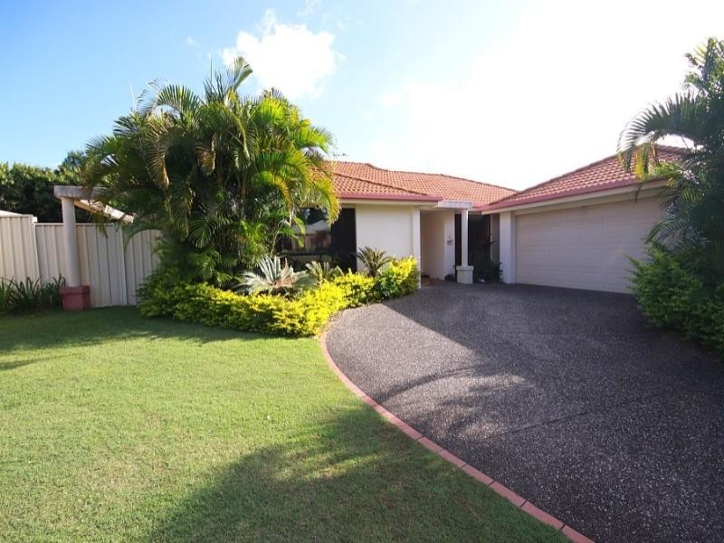 12 Tee Trees Blvde, Arundel QLD 4214