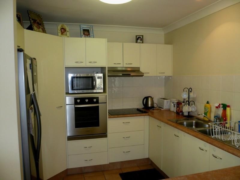 12 Tee Trees Blvde, Arundel QLD 4214