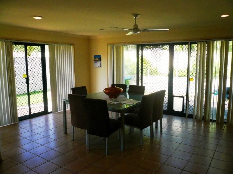 12 Tee Trees Blvde, Arundel QLD 4214