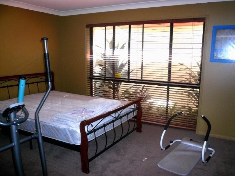 12 Tee Trees Blvde, Arundel QLD 4214