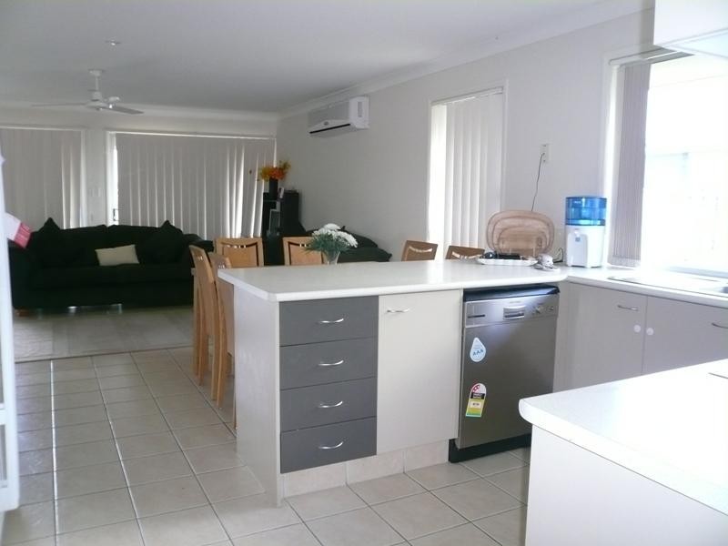 19 Tomah Street, Pacific Pines QLD 4211