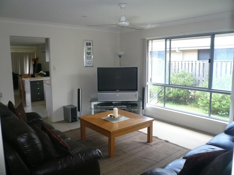 19 Tomah Street, Pacific Pines QLD 4211