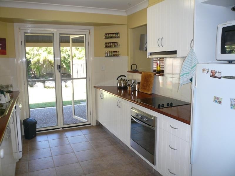 2 Tee Trees Blvde, Arundel QLD 4214