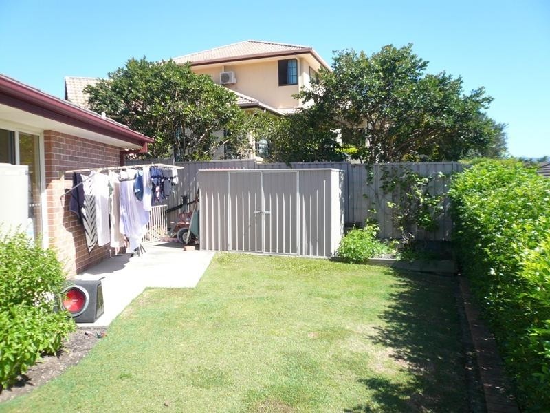 2 Tee Trees Blvde, Arundel QLD 4214