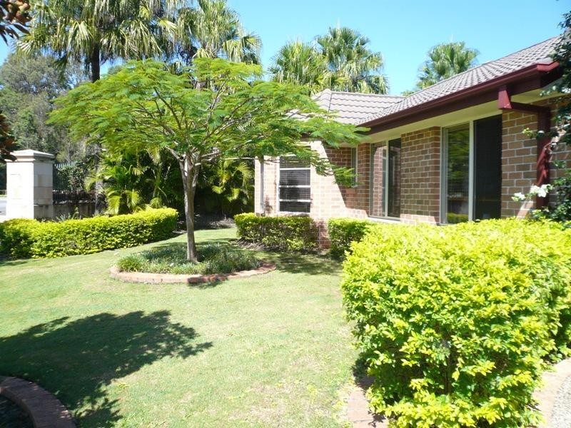 2 Tee Trees Blvde, Arundel QLD 4214