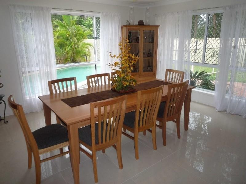 18 Herington Close, Arundel QLD 4214