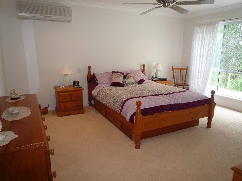 18 Herington Close, Arundel QLD 4214