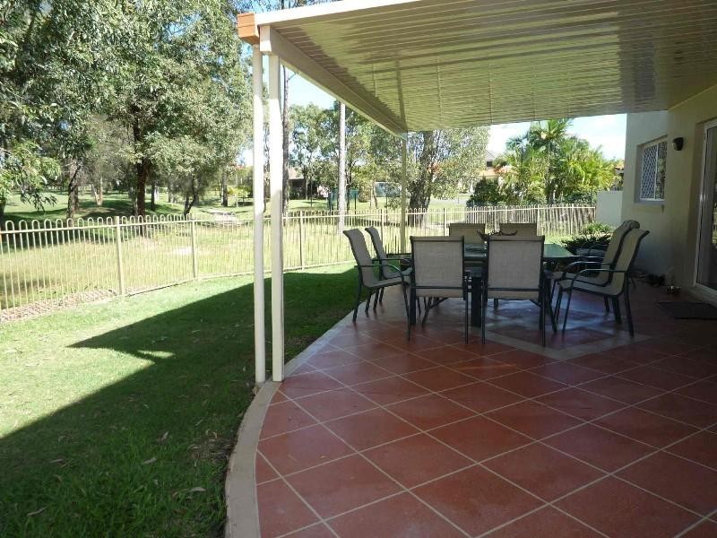 18 Herington Close, Arundel QLD 4214