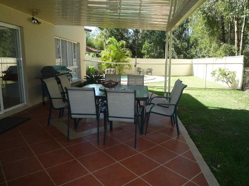 18 Herington Close, Arundel QLD 4214