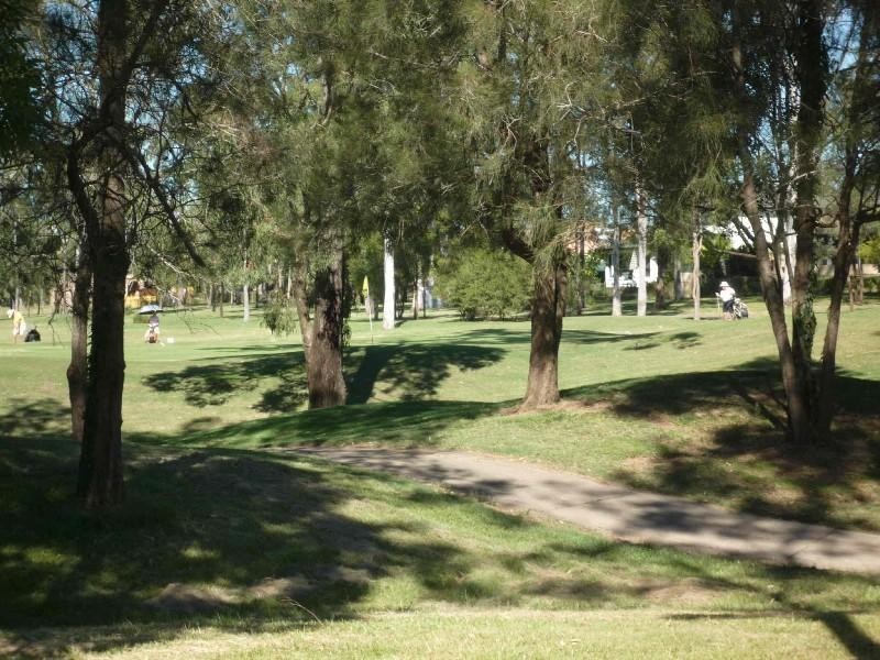 18 Herington Close, Arundel QLD 4214