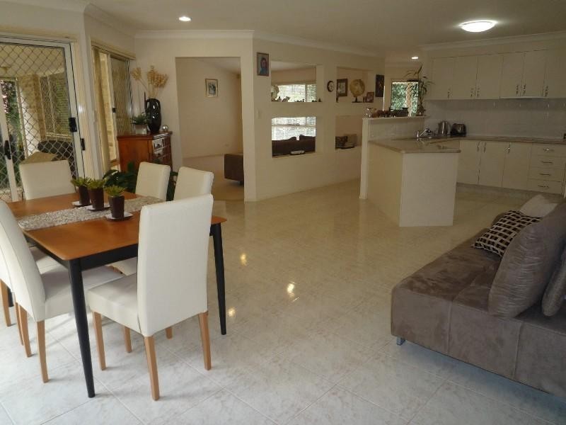 5 Hazeltine Place, Parkwood QLD 4214