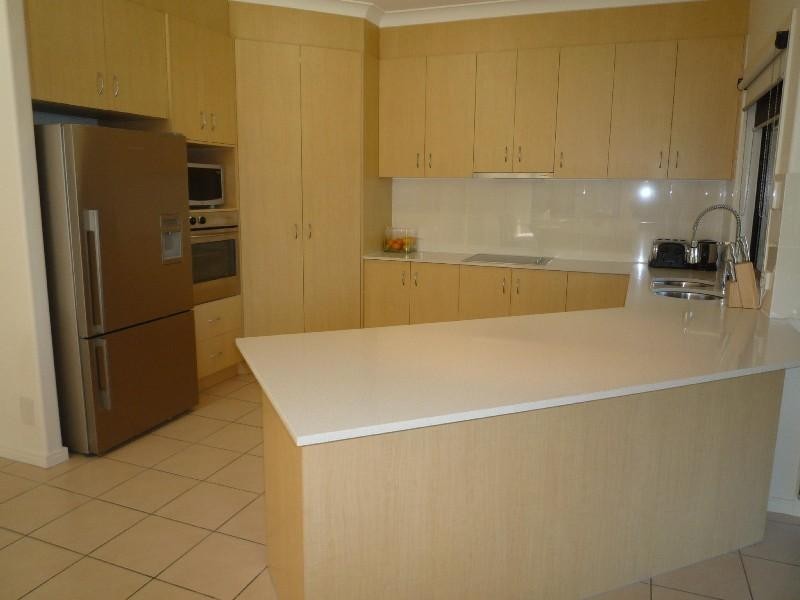 10 Orpington Court, Arundel QLD 4214