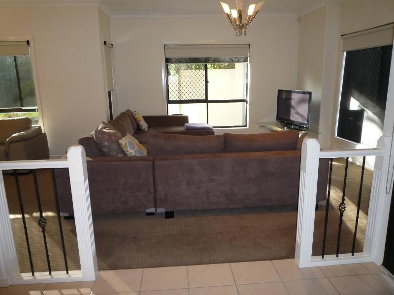 10 Orpington Court, Arundel QLD 4214