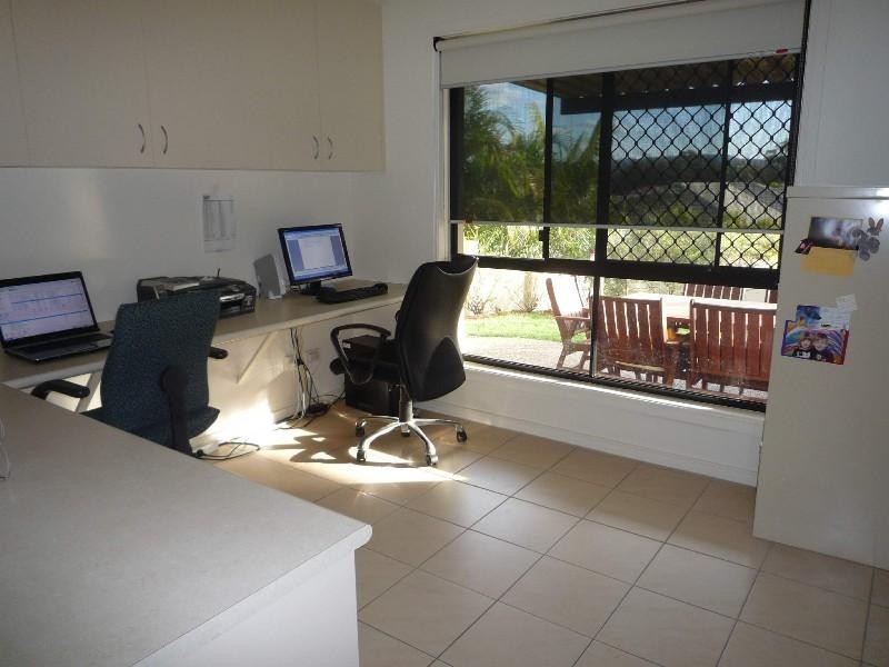 10 Orpington Court, Arundel QLD 4214