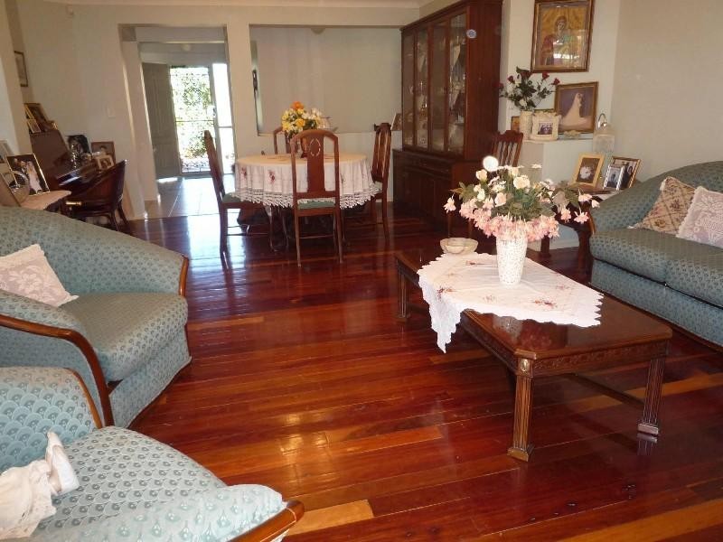 68 Ingles Circuit, Arundel QLD 4214