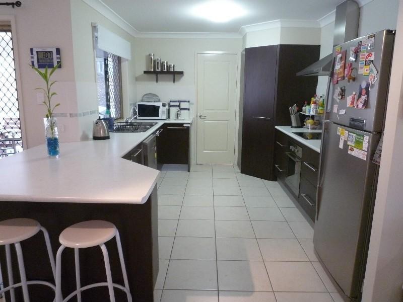 2 Tuggeranong Avenue, Pacific Pines QLD 4211