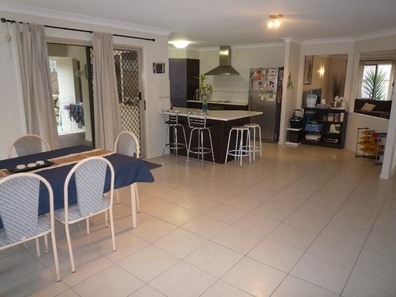 2 Tuggeranong Avenue, Pacific Pines QLD 4211