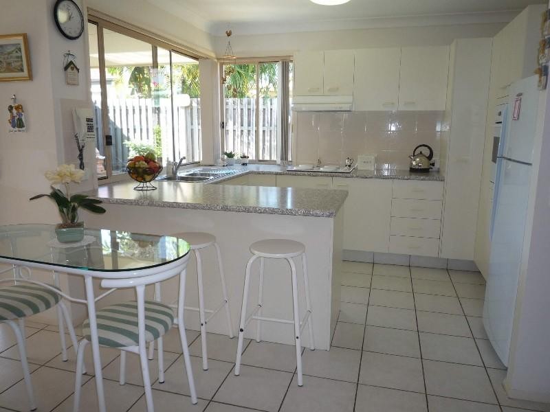 34 Marble Arch Place, Arundel QLD 4214