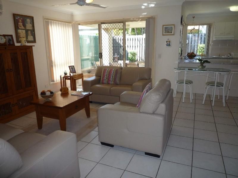 34 Marble Arch Place, Arundel QLD 4214