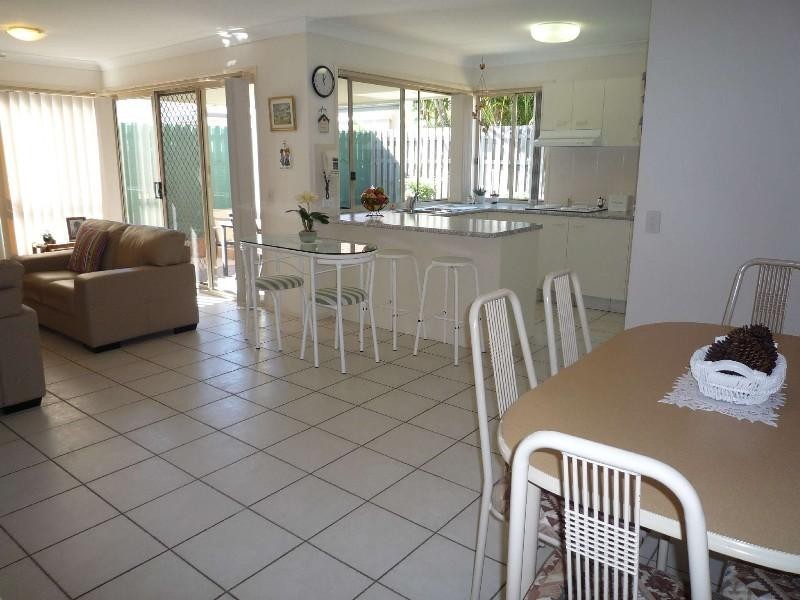 34 Marble Arch Place, Arundel QLD 4214