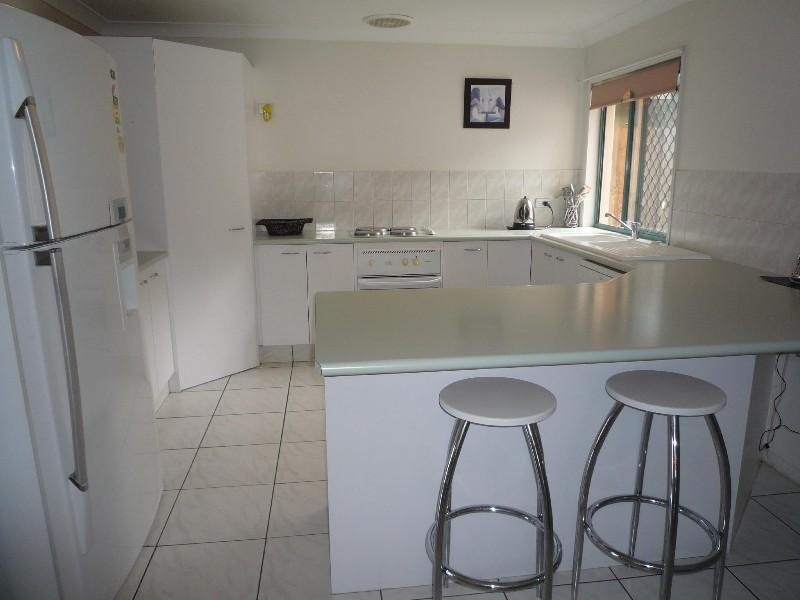 2/117 Greenacre Drive, Parkwood QLD 4214