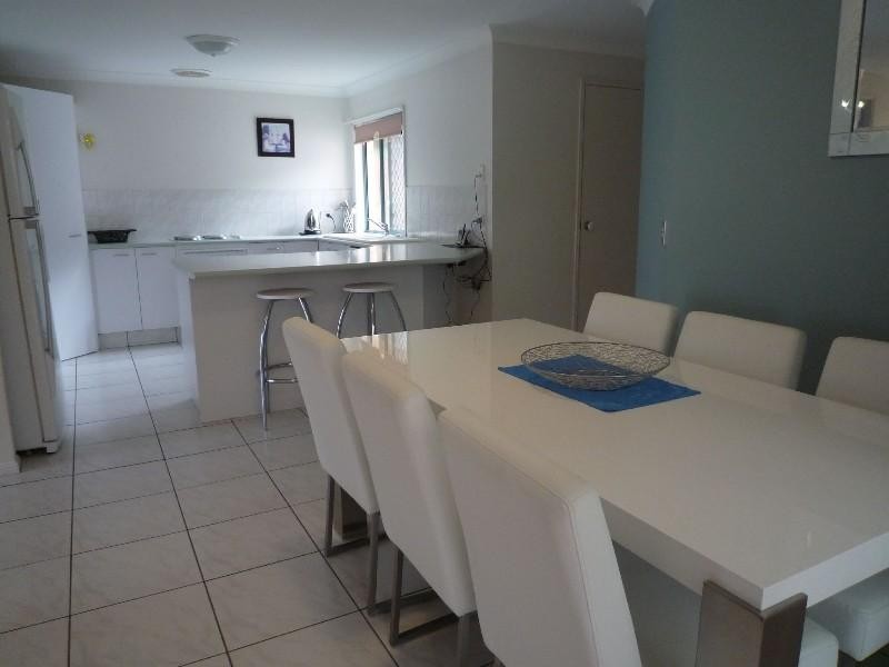 2/117 Greenacre Drive, Parkwood QLD 4214