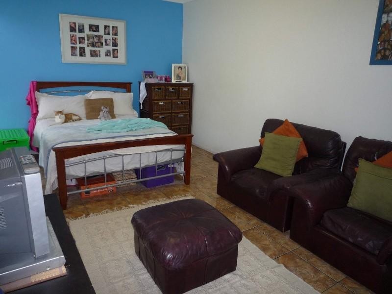 2/117 Greenacre Drive, Parkwood QLD 4214