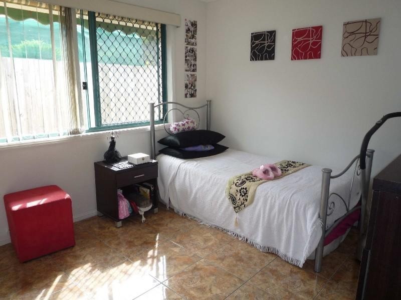 2/117 Greenacre Drive, Parkwood QLD 4214