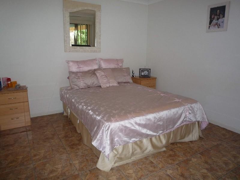 2/117 Greenacre Drive, Parkwood QLD 4214