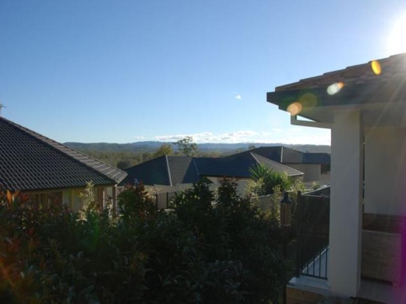 52 Ingles Circuit, Arundel QLD 4214