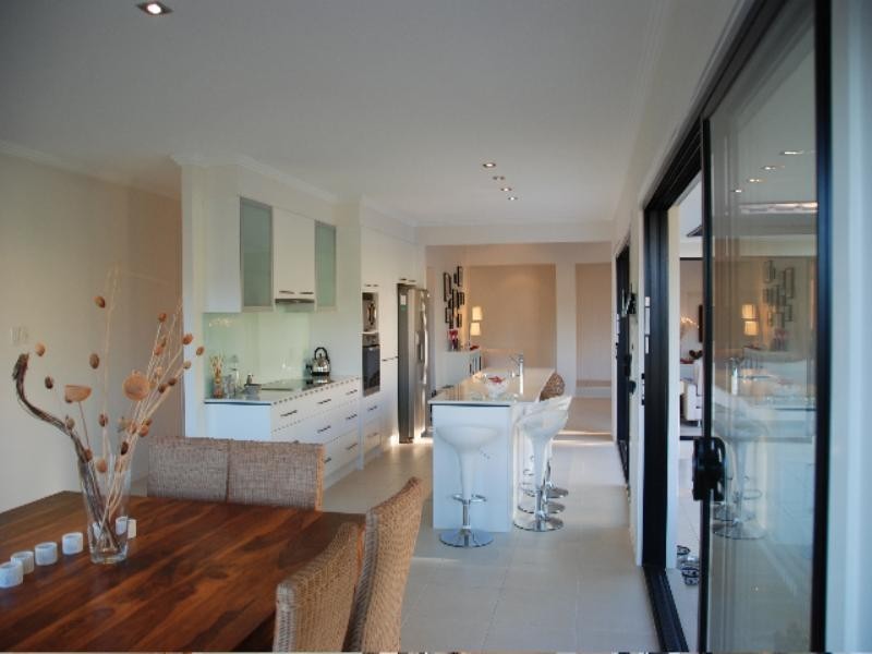 52 Ingles Circuit, Arundel QLD 4214