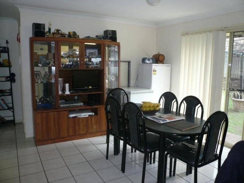 4 White Cap Close, Pacific Pines QLD 4211