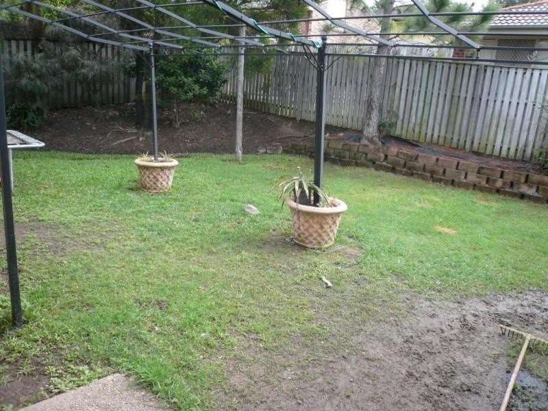 4 White Cap Close, Pacific Pines QLD 4211