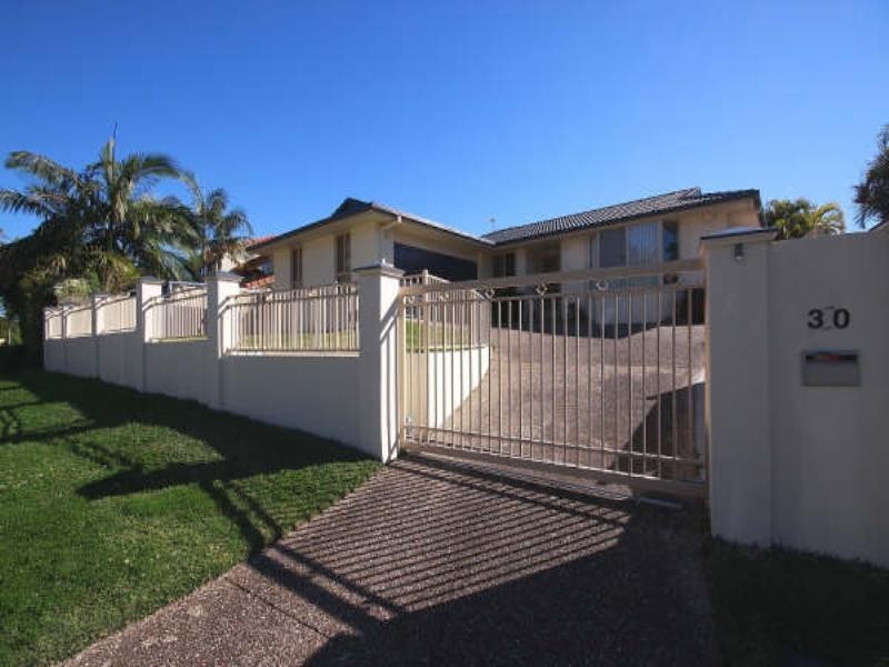 30 Clubhouse Drive, Arundel QLD 4214