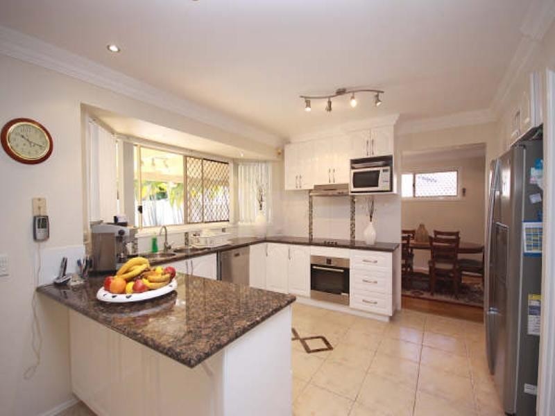 30 Clubhouse Drive, Arundel QLD 4214