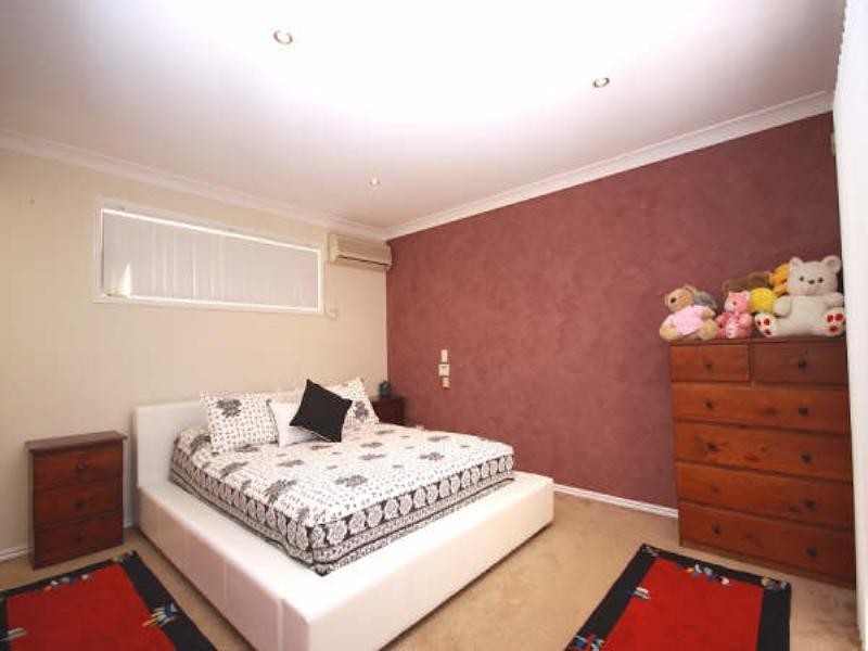 30 Clubhouse Drive, Arundel QLD 4214