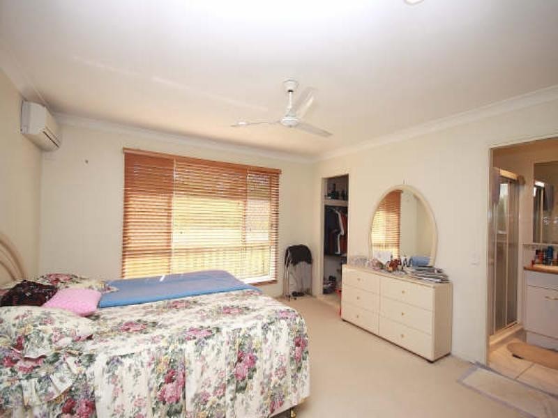 2 Greensborough Crescent, Parkwood QLD 4214