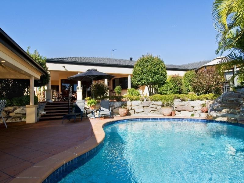 9 Leeds Close, Arundel QLD 4214