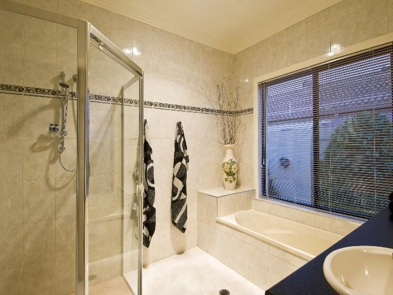 9 Leeds Close, Arundel QLD 4214