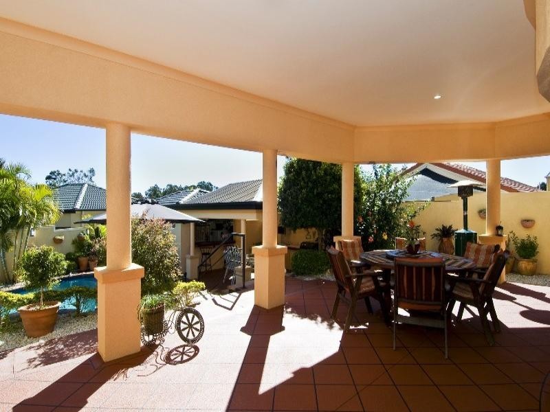 9 Leeds Close, Arundel QLD 4214