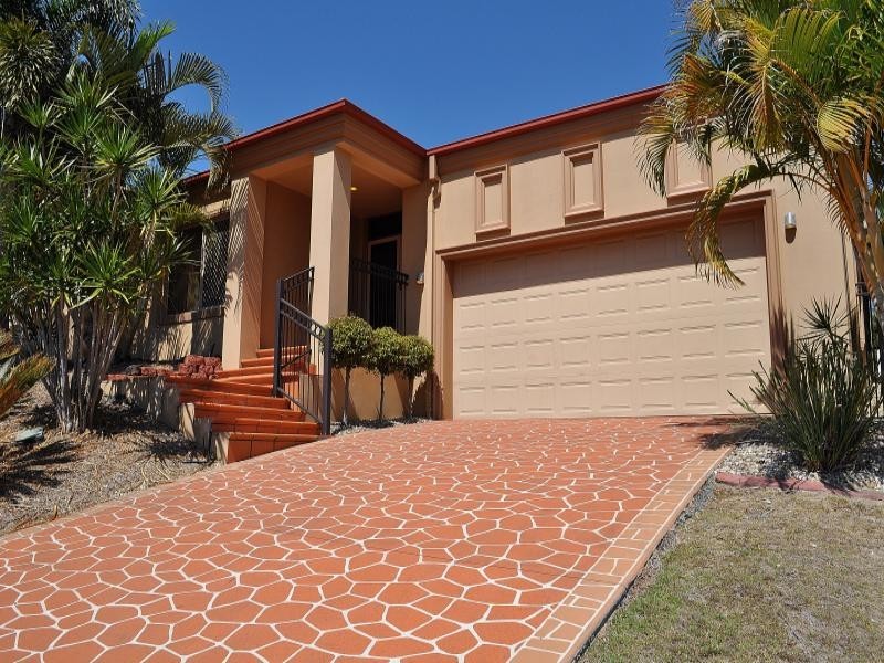 4 Portreeves Place, Arundel QLD 4214